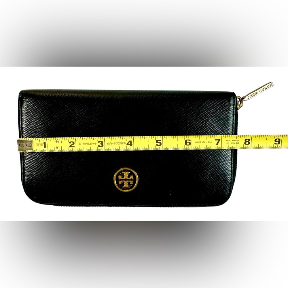 Tory Burch Zip Around Continental Wallet in black - Picture 9 of 10